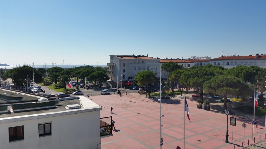 Crystal Hotel Royan Bagian luar foto