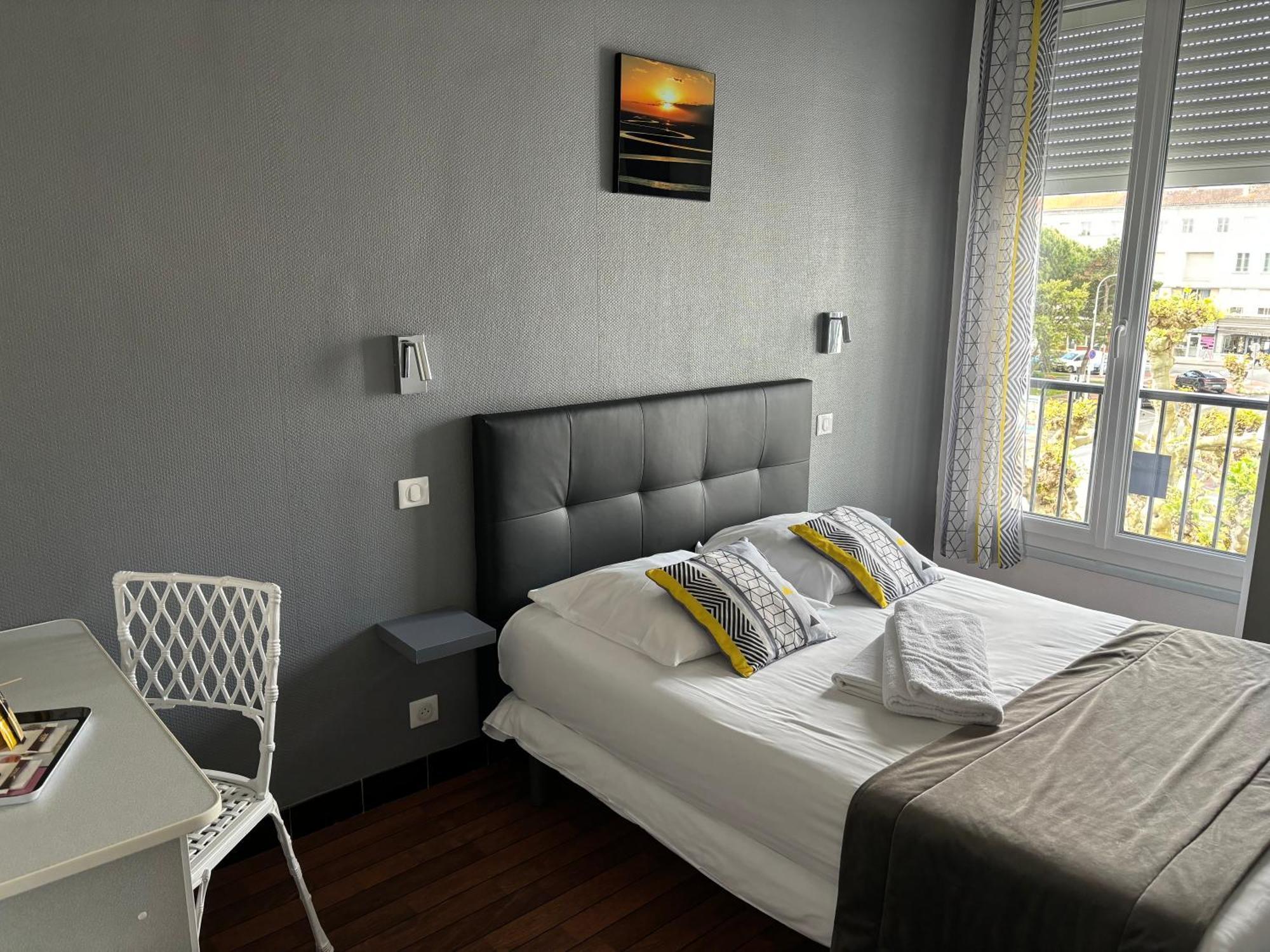 Crystal Hotel Royan Bagian luar foto